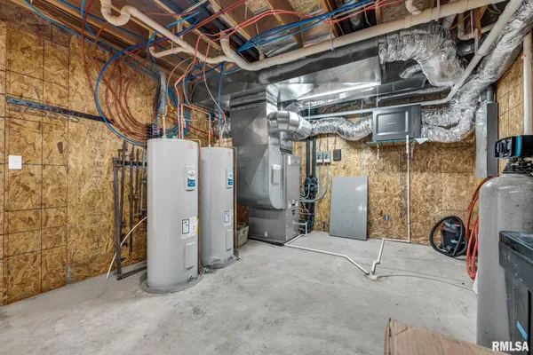 $474,900 | 34460 North Peoria Line Road, Farmington, IL 61531