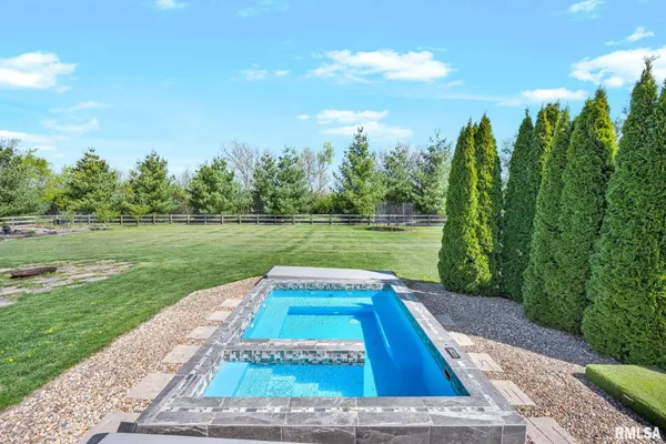 $474,900 | 34460 North Peoria Line Road, Farmington, IL 61531