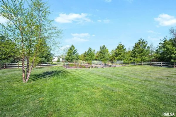 $474,900 | 34460 North Peoria Line Road, Farmington, IL 61531