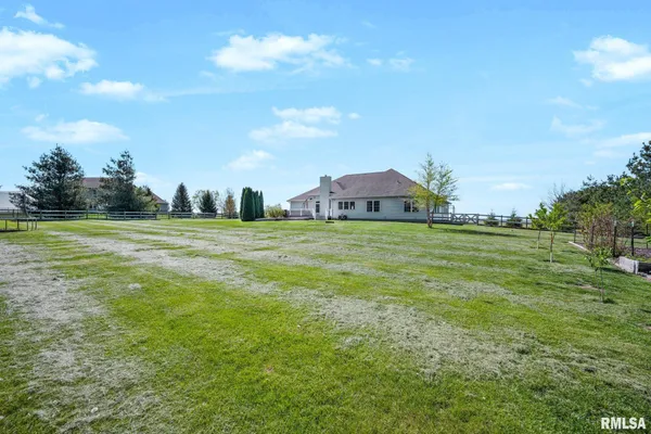 $474,900 | 34460 North Peoria Line Road, Farmington, IL 61531