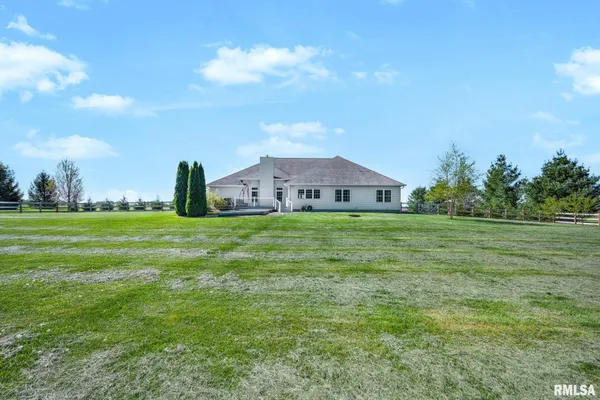 $474,900 | 34460 North Peoria Line Road, Farmington, IL 61531