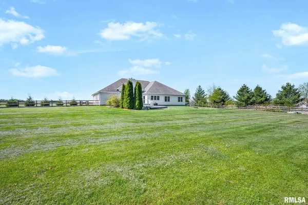 $474,900 | 34460 North Peoria Line Road, Farmington, IL 61531