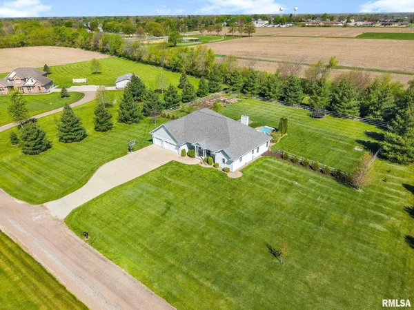 $474,900 | 34460 North Peoria Line Road, Farmington, IL 61531