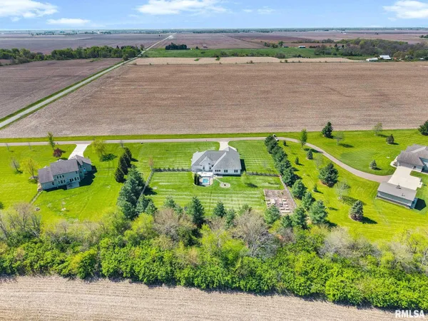 $474,900 | 34460 North Peoria Line Road, Farmington, IL 61531