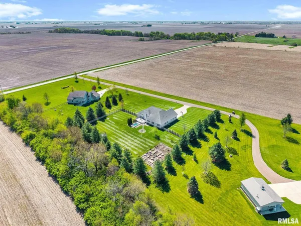 $474,900 | 34460 North Peoria Line Road, Farmington, IL 61531