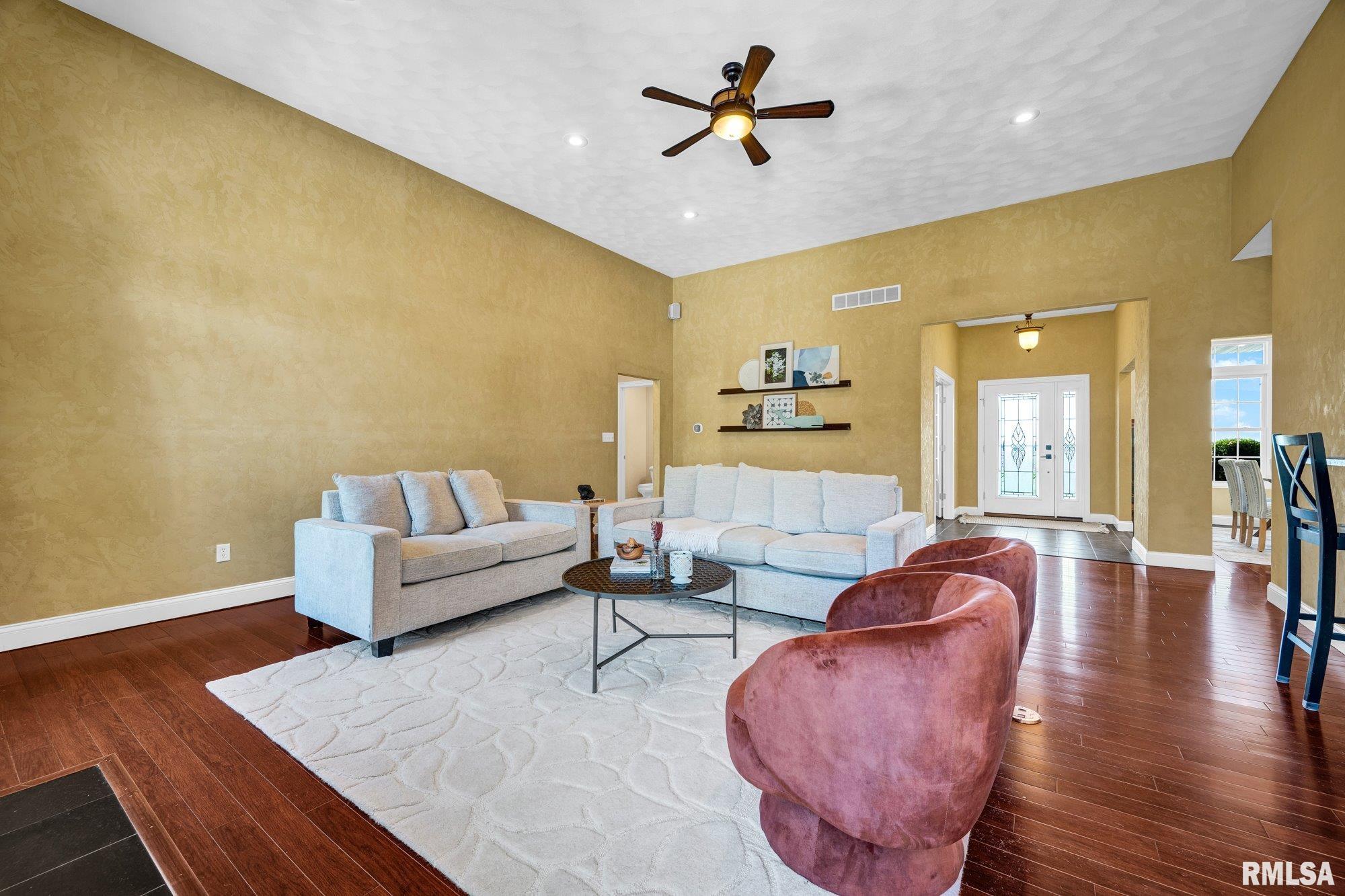 34460 North Peoria Line Road Farmington, IL 61531 - Photo 10 of 64