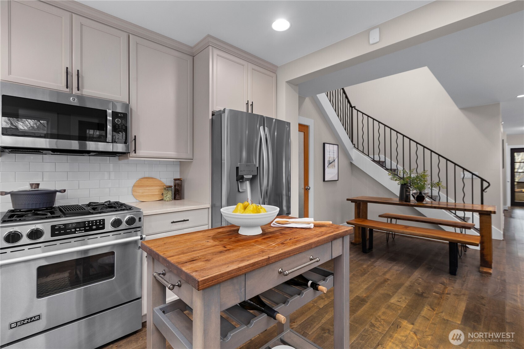 3773 Southwest Grayson Street Seattle, WA 98126 - Photo 15 of 40