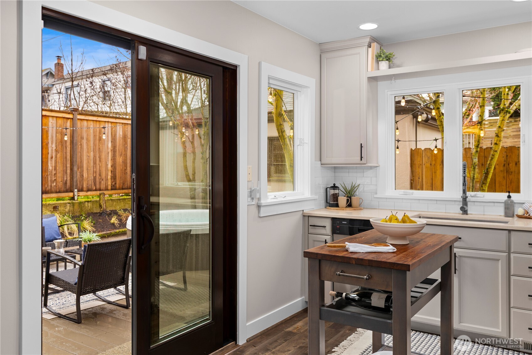 3773 Southwest Grayson Street Seattle, WA 98126 - Photo 16 of 40