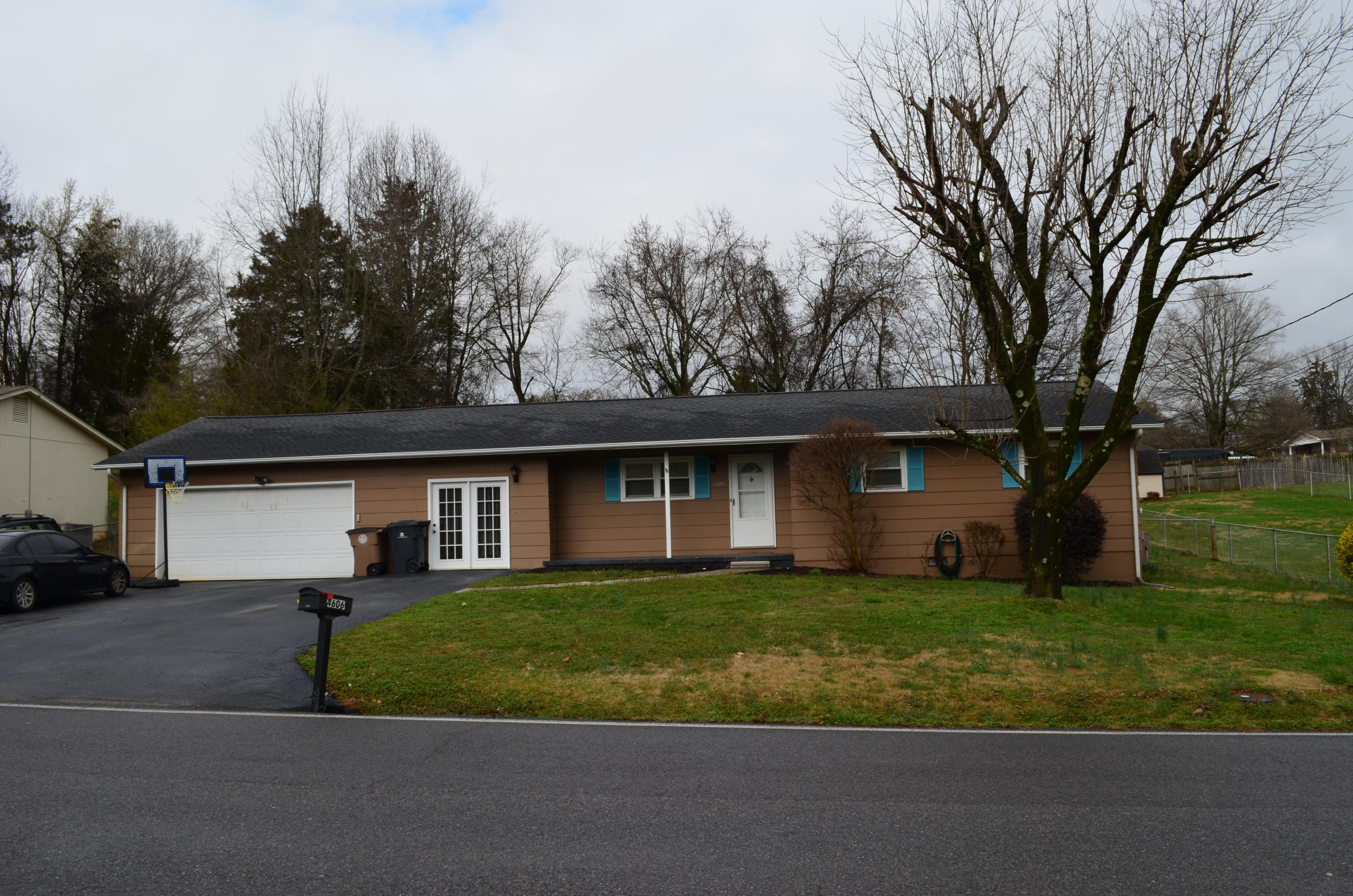 4606 Sullivan Road Knoxville, TN 37921 - Photo 1 of 28 DSC_0104