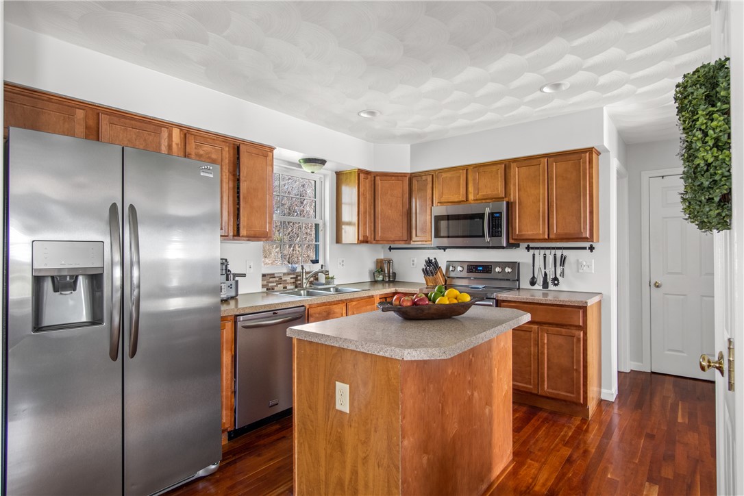 29 Hornbeam Road Coventry, RI 02816 - Photo 9 of 25