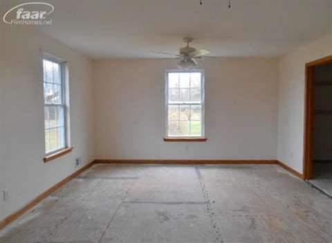 9434 North Clio Road Clio, MI 48420 - Photo 10 of 26 20387373-9.JPG