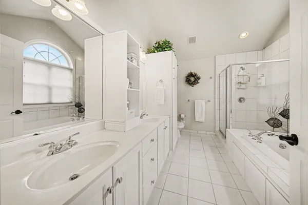 $738,000 | 5559 Creekview Drive, Ann Arbor, MI 48108