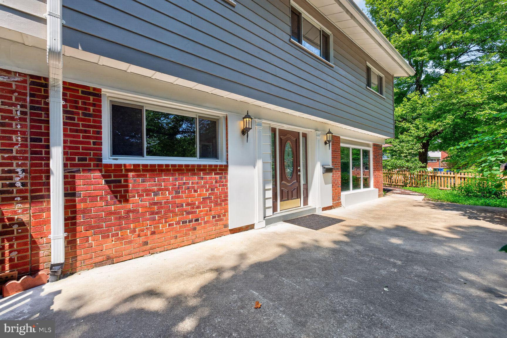 220 Thistle Drive Silver Spring, MD 20901 - Photo 4 of 30 Front