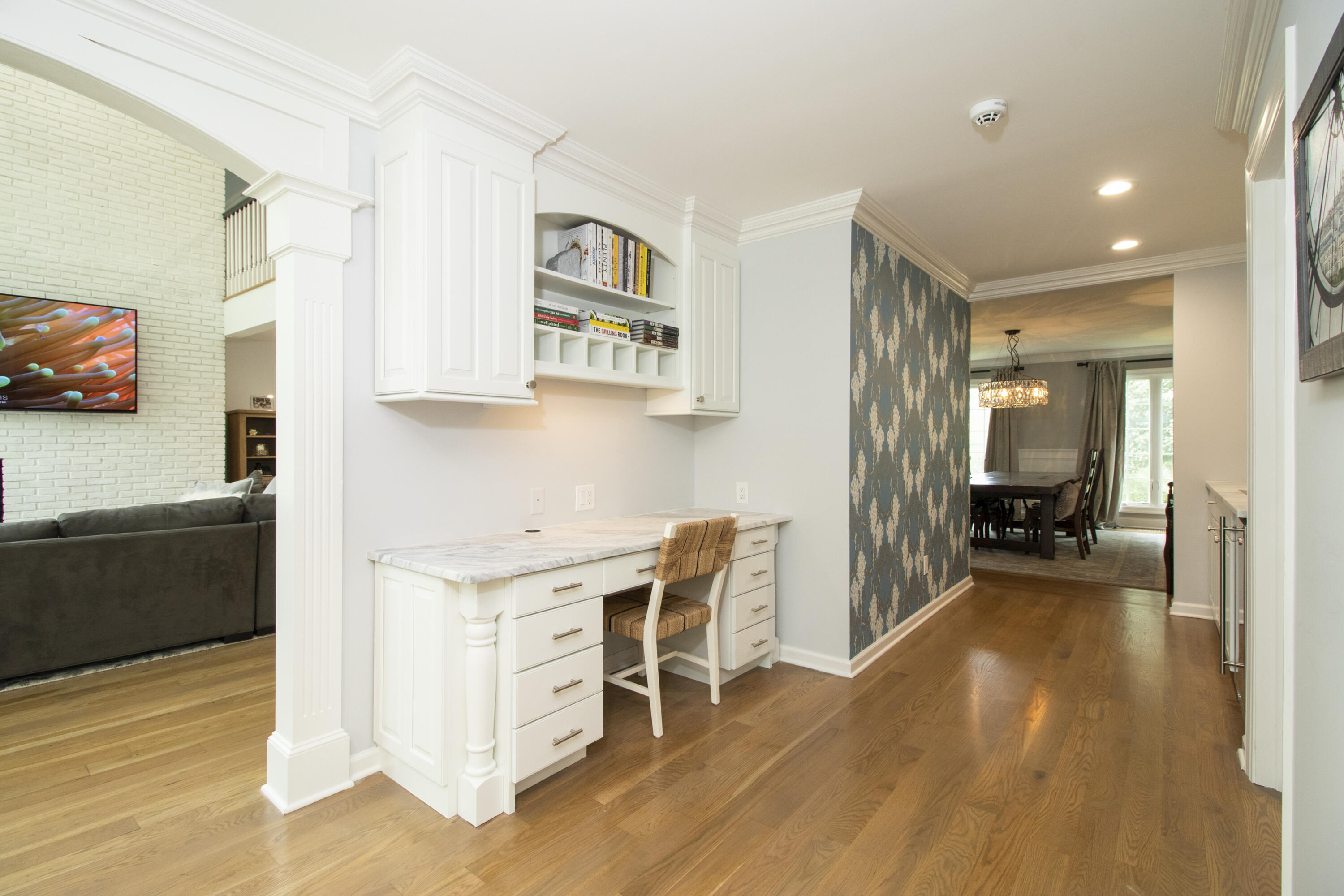 40 Pear Tree Point Road Darien, CT 06820 - Photo 21 of 50 a view of a living room