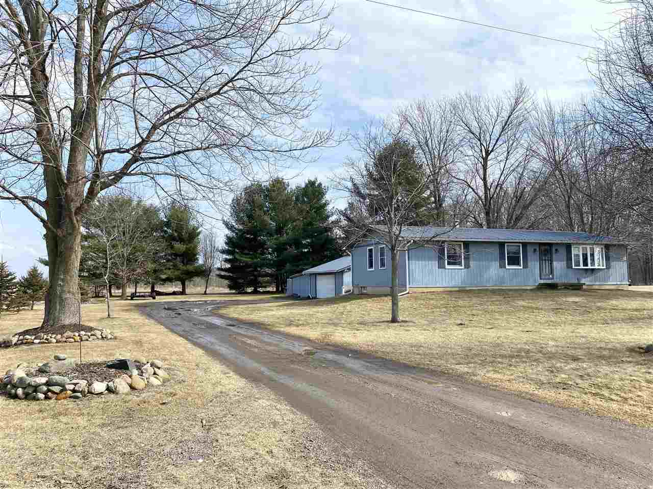 14337 Stuart Road Chesaning, MI 48616 - Photo 49 of 79 50068167-48.JPG