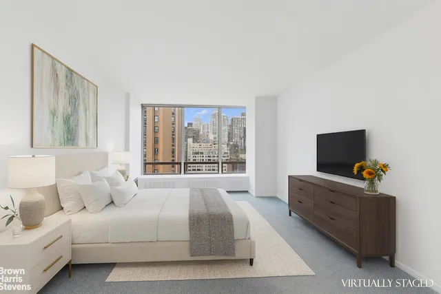 $1,950,000 | 860 United Nations Plaza, Unit 15E | Midtown East