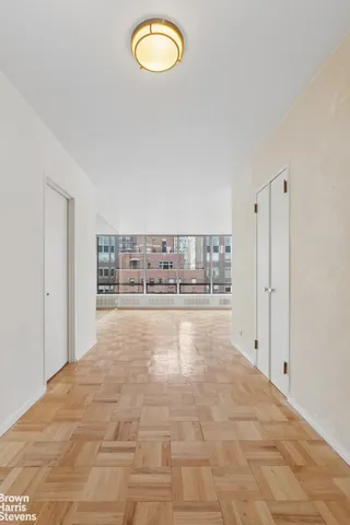 $1,950,000 | 860 United Nations Plaza, Unit 15E | Midtown East