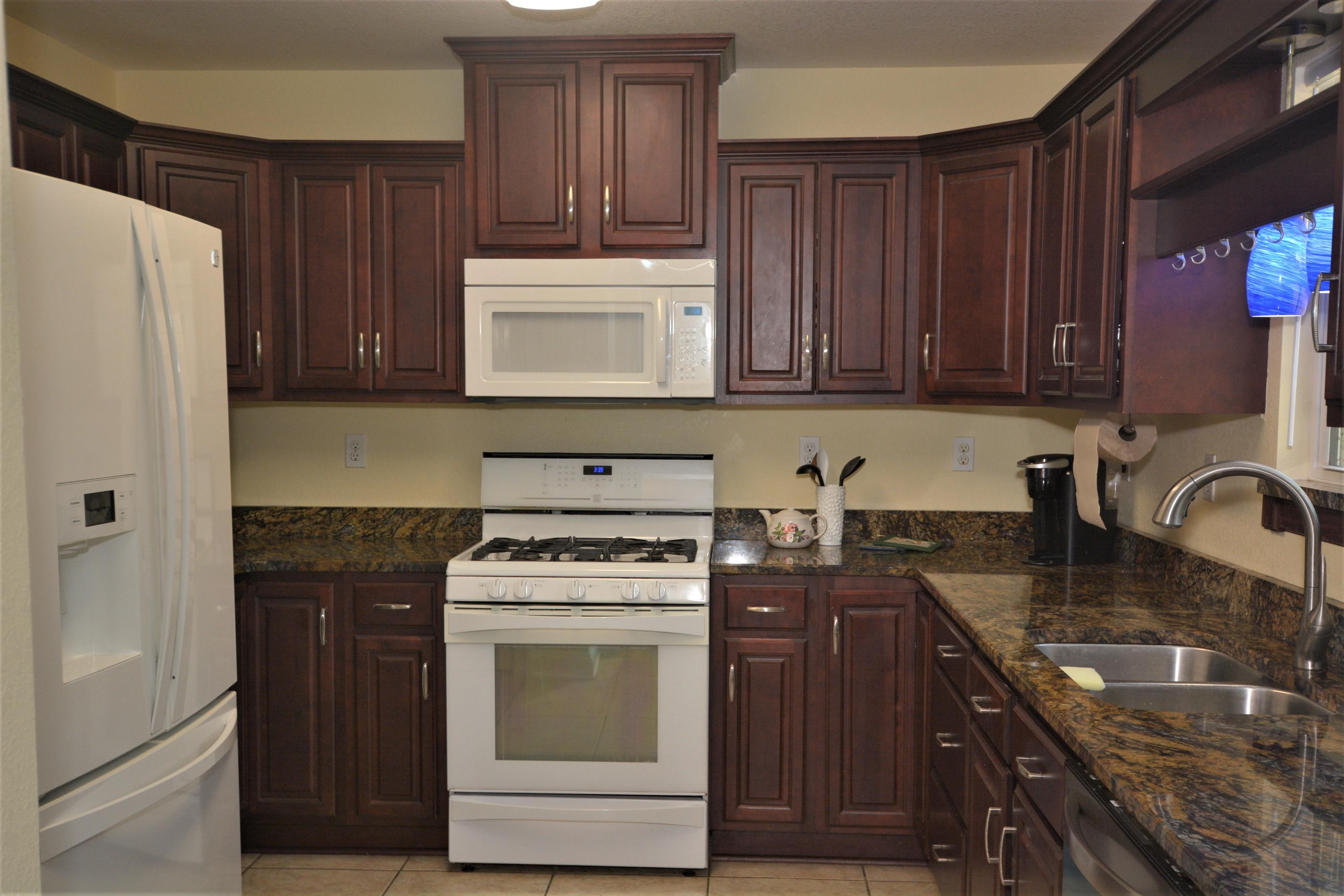 3938 Bear Head Road Crestview, FL 32539 - Photo 5 of 23 kitchen