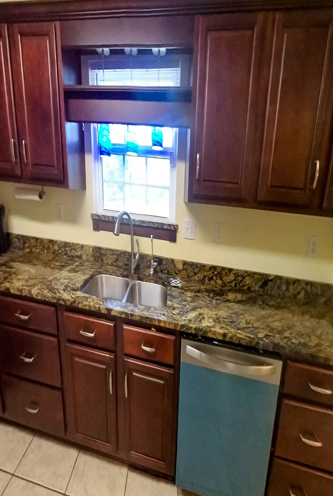 3938 Bear Head Road Crestview, FL 32539 - Photo 6 of 23 kitchen