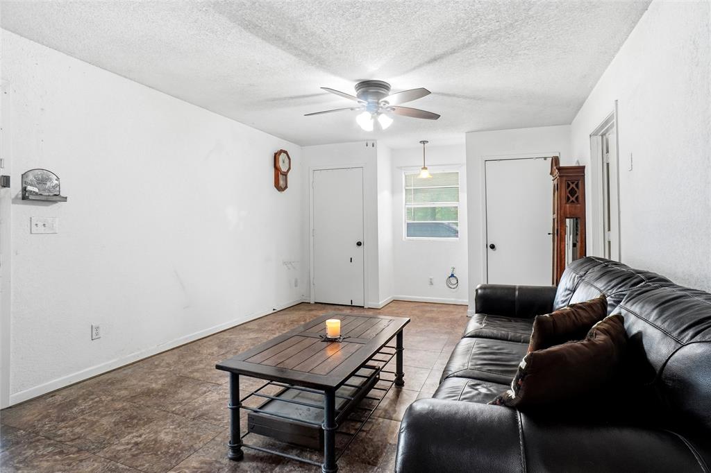 904 South Perrin Street Decatur, TX 76234 - Photo 13 of 31