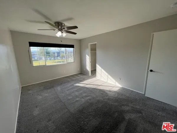a view of empty room with window