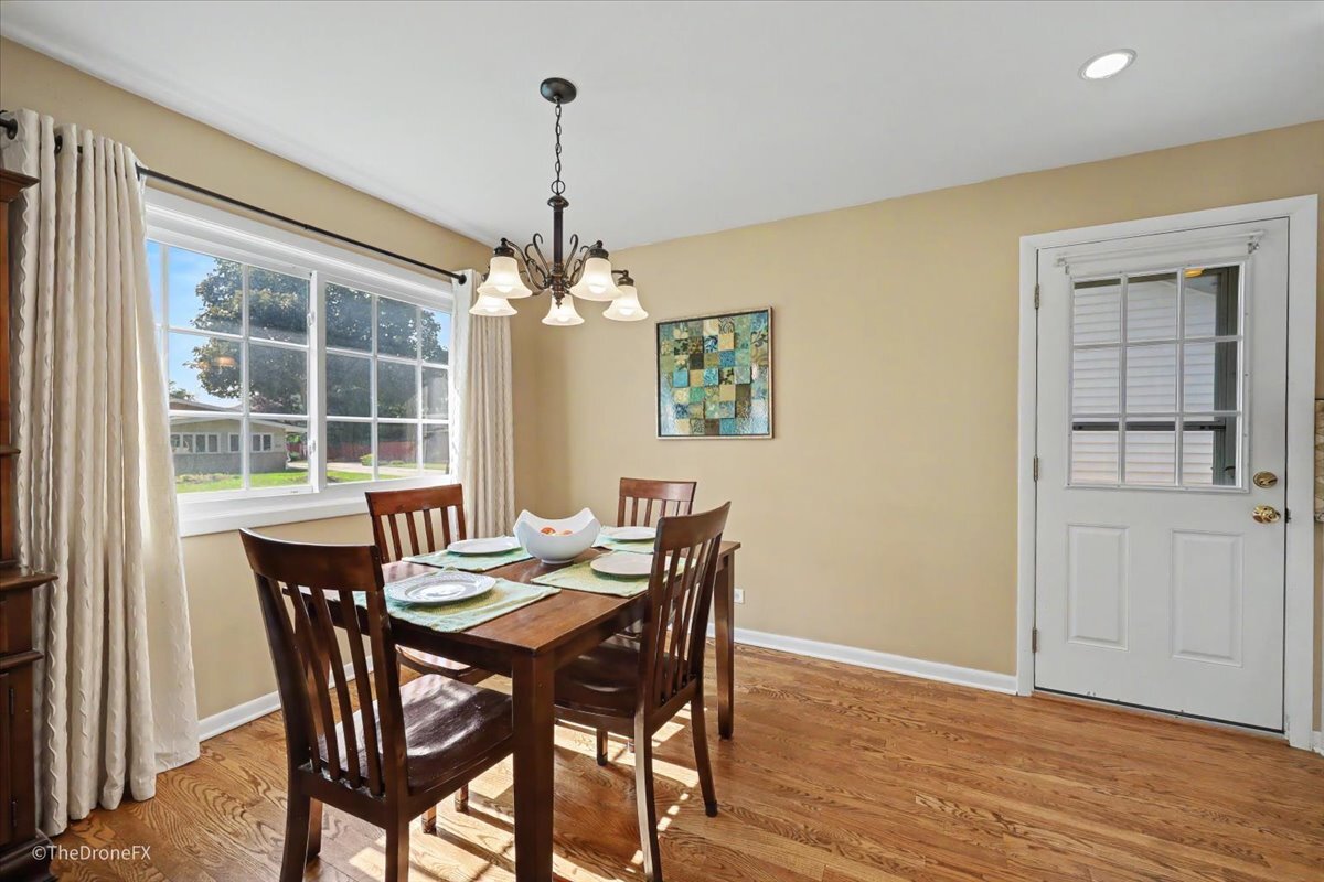 767 North Willow Road Elmhurst, IL 60126 - Photo 7 of 36