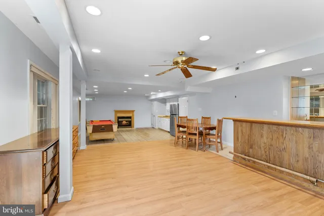 $1,250,000 | 19105 Peach Blossom Court, Gaithersburg, MD 20879