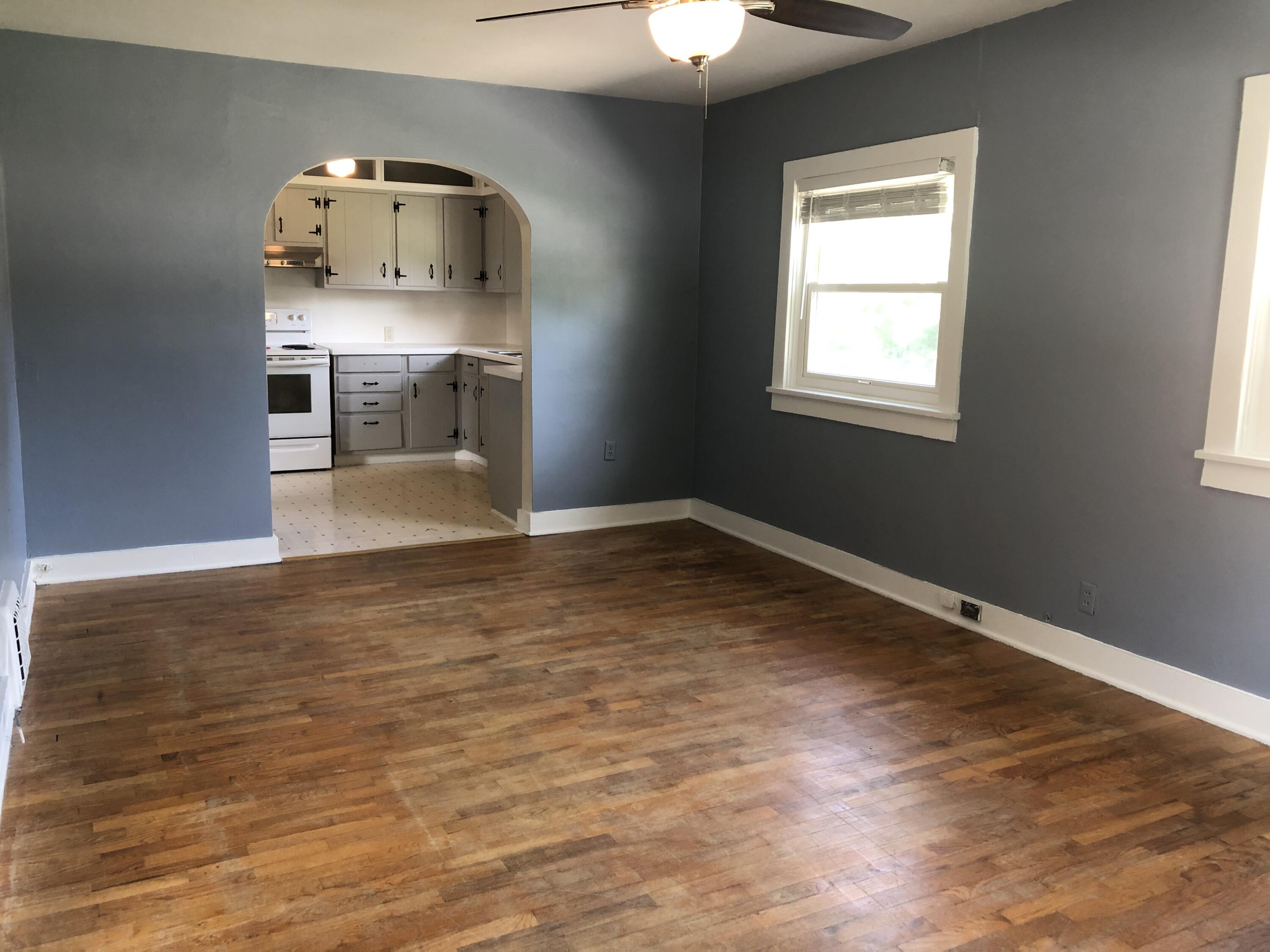 976 Riverside Drive Portland, MI 48875 - Photo 7 of 18 Living