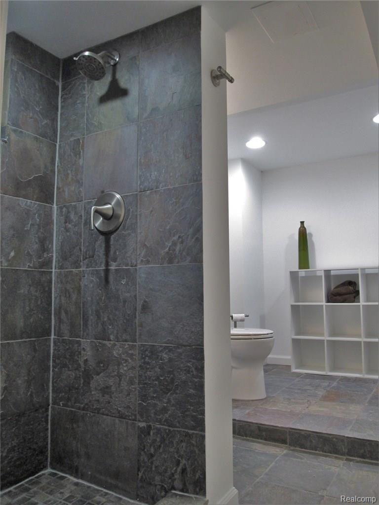 2685 Cumberland Road Berkley, MI 48072 - Photo 29 of 37 brand new slate bathroom in finished basement