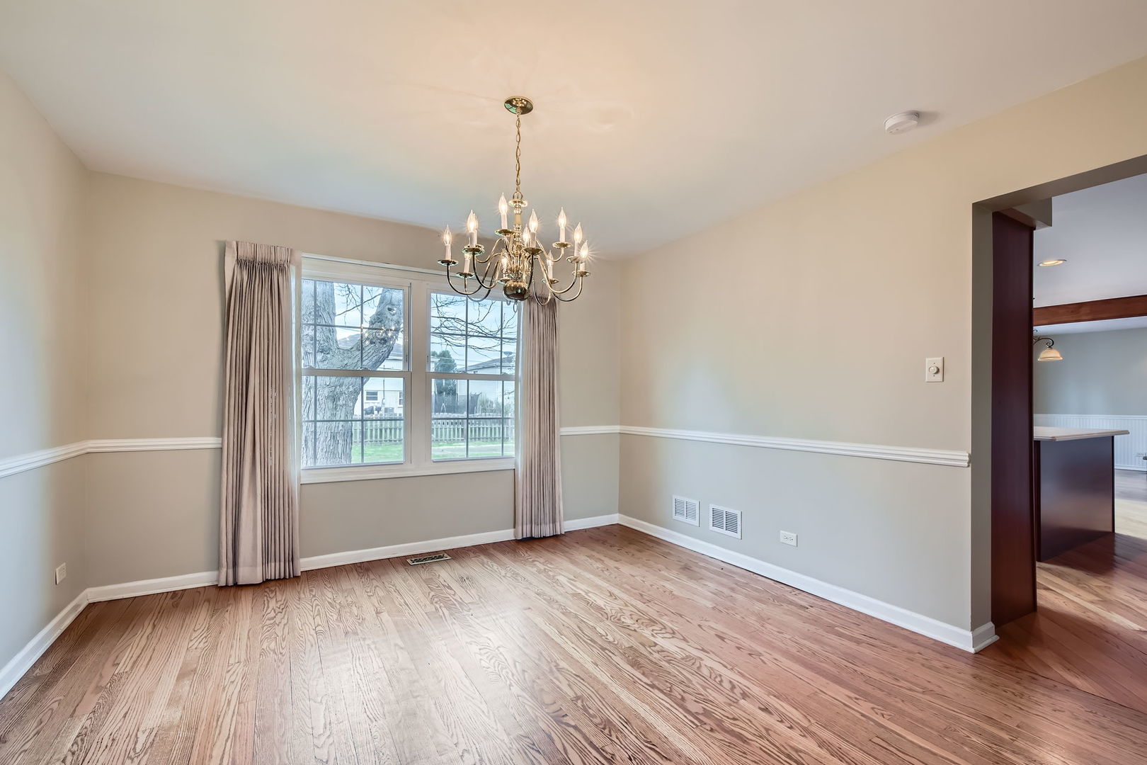 1908 Seneca Lane Mount Prospect, IL 60056 - Photo 7 of 38 Gallery Image 7