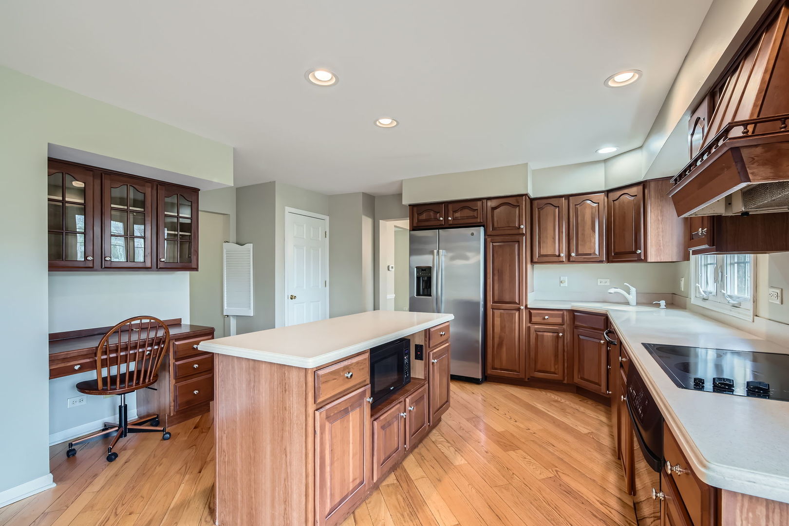 1908 Seneca Lane Mount Prospect, IL 60056 - Photo 10 of 38 Gallery Image 10