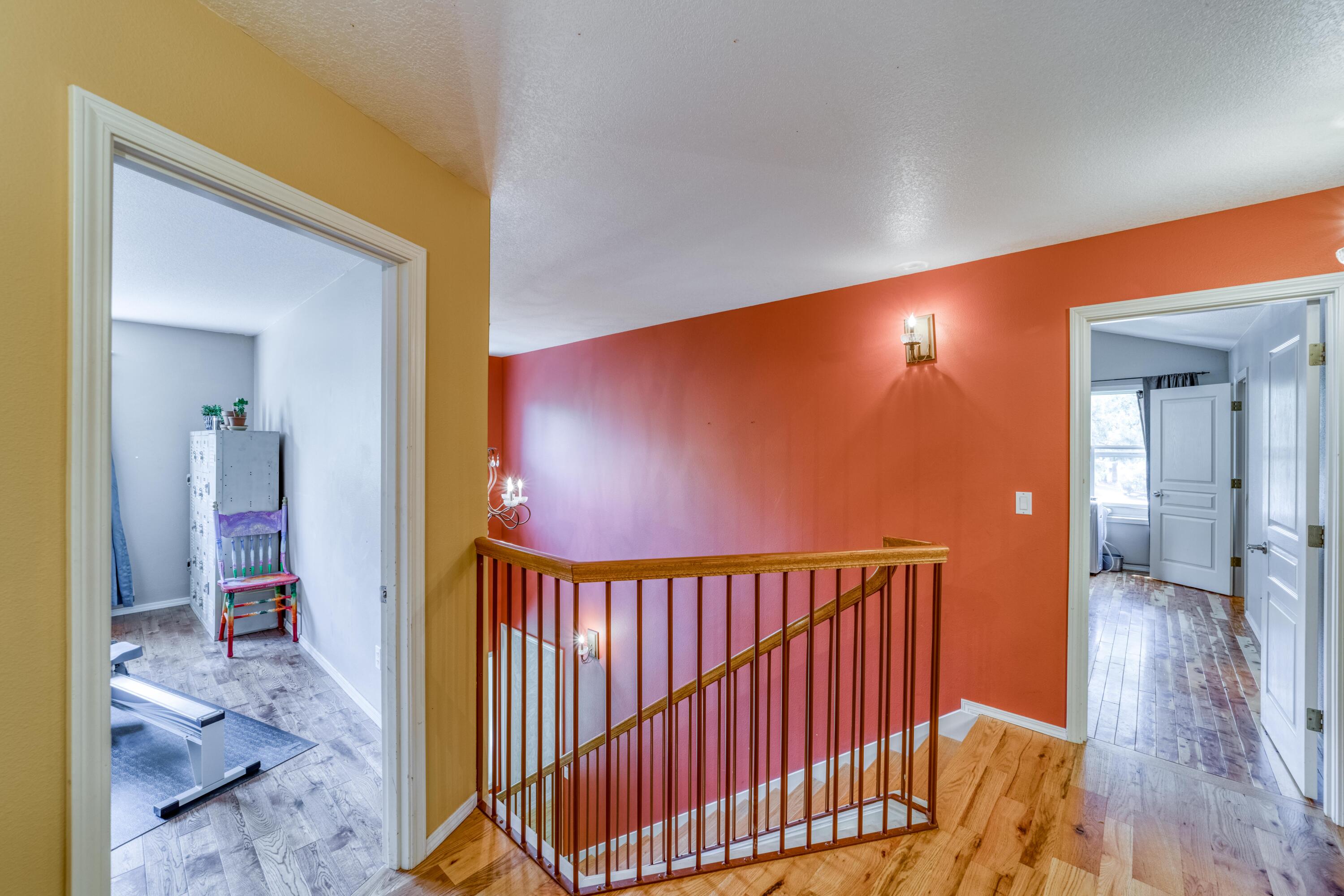 62799 Eagle Road Bend, OR 97701 - Photo 19 of 38 Upstairs Landing