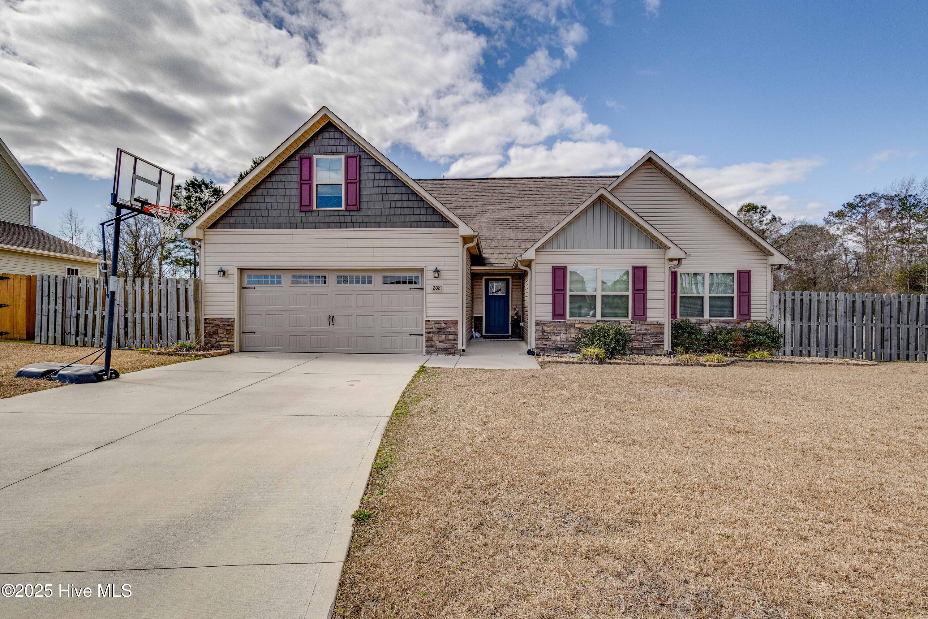 208 Peaceful Lane Hubert, NC 28539 - Photo 1 of 38 Front