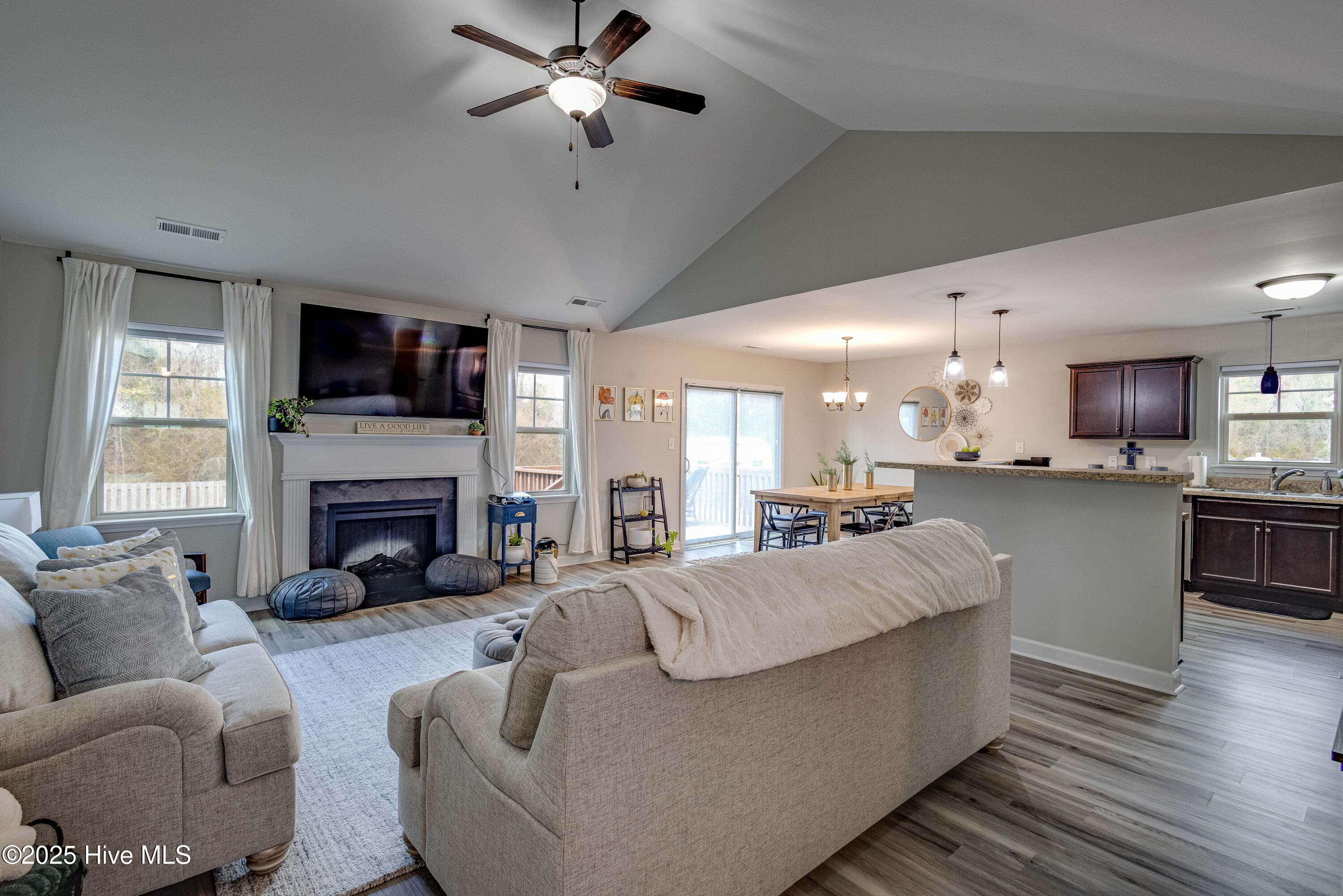 208 Peaceful Lane Hubert, NC 28539 - Photo 2 of 38 Living Room