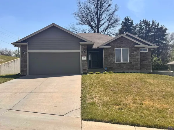 $300,000 | 6005 Southwest 44th Street, Topeka, KS 66610