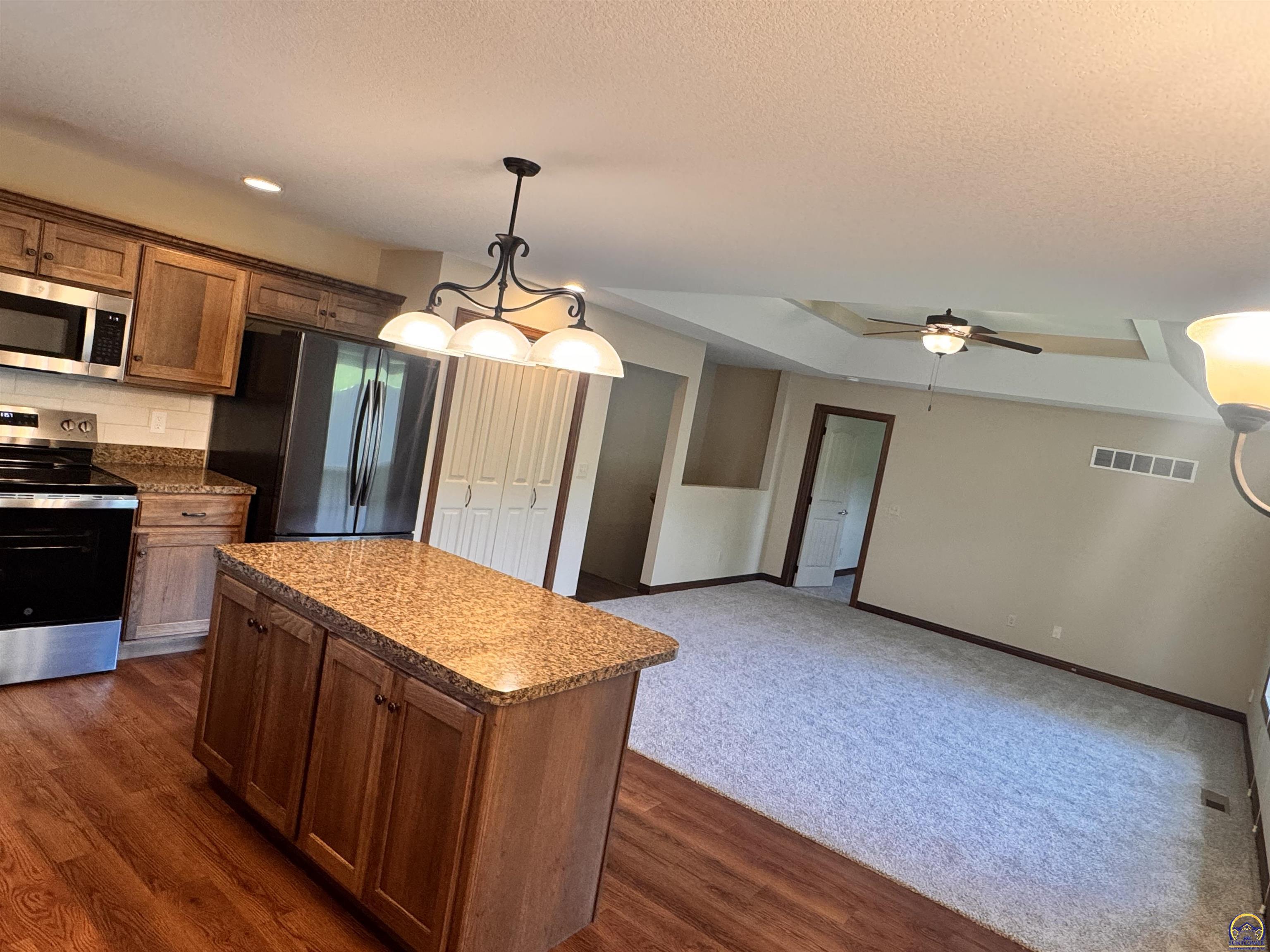 6005 Southwest 44th Street Topeka, KS 66610 - Photo 4 of 19