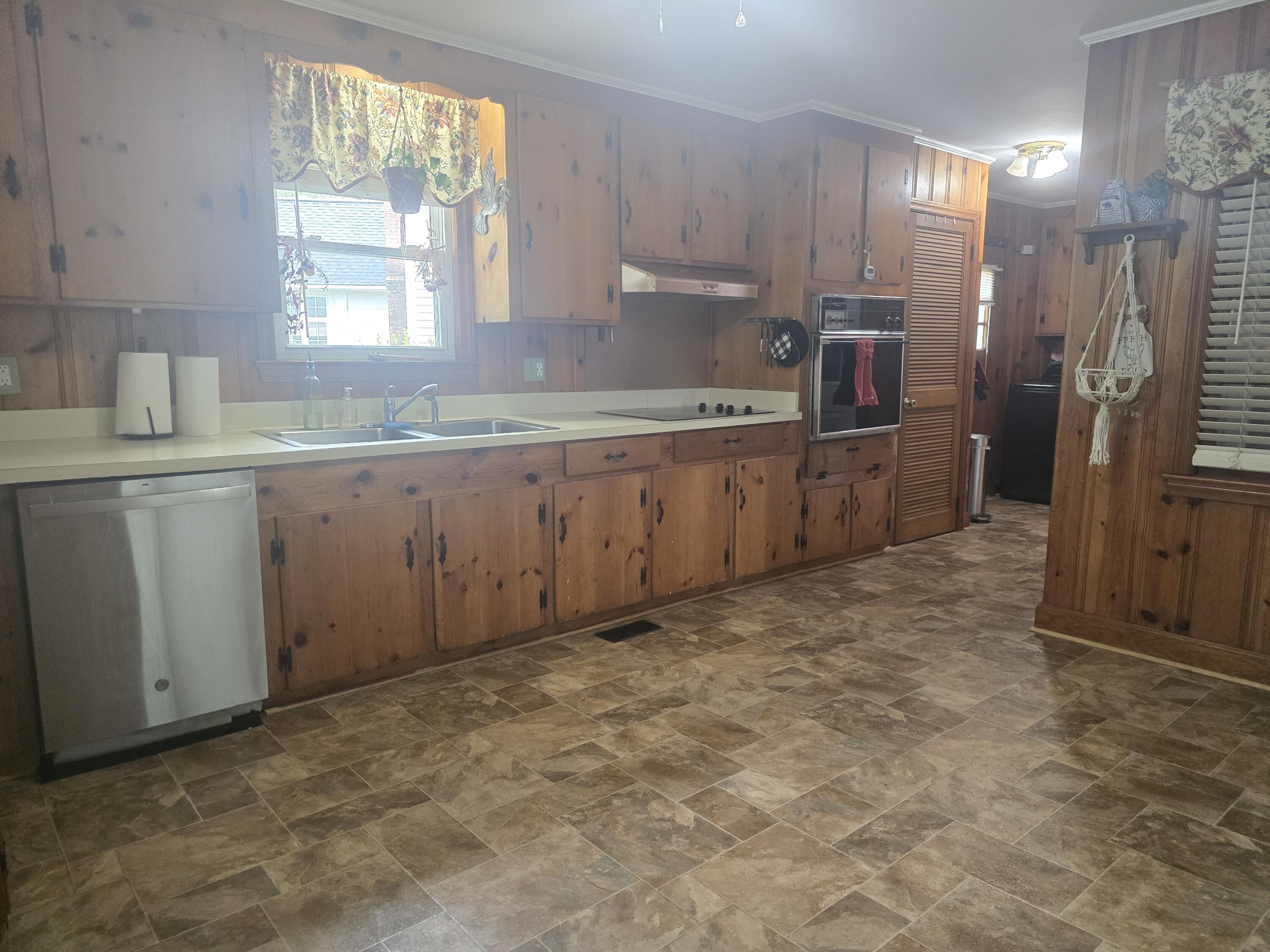 38 Adams Avenue Sumter, SC 29150 - Photo 8 of 21 20260918_115547