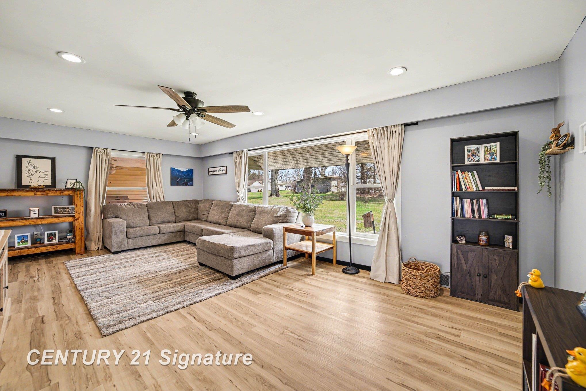 3036 East Miller Road Midland, MI 48640 - Photo 3 of 31 Gallery Image 3