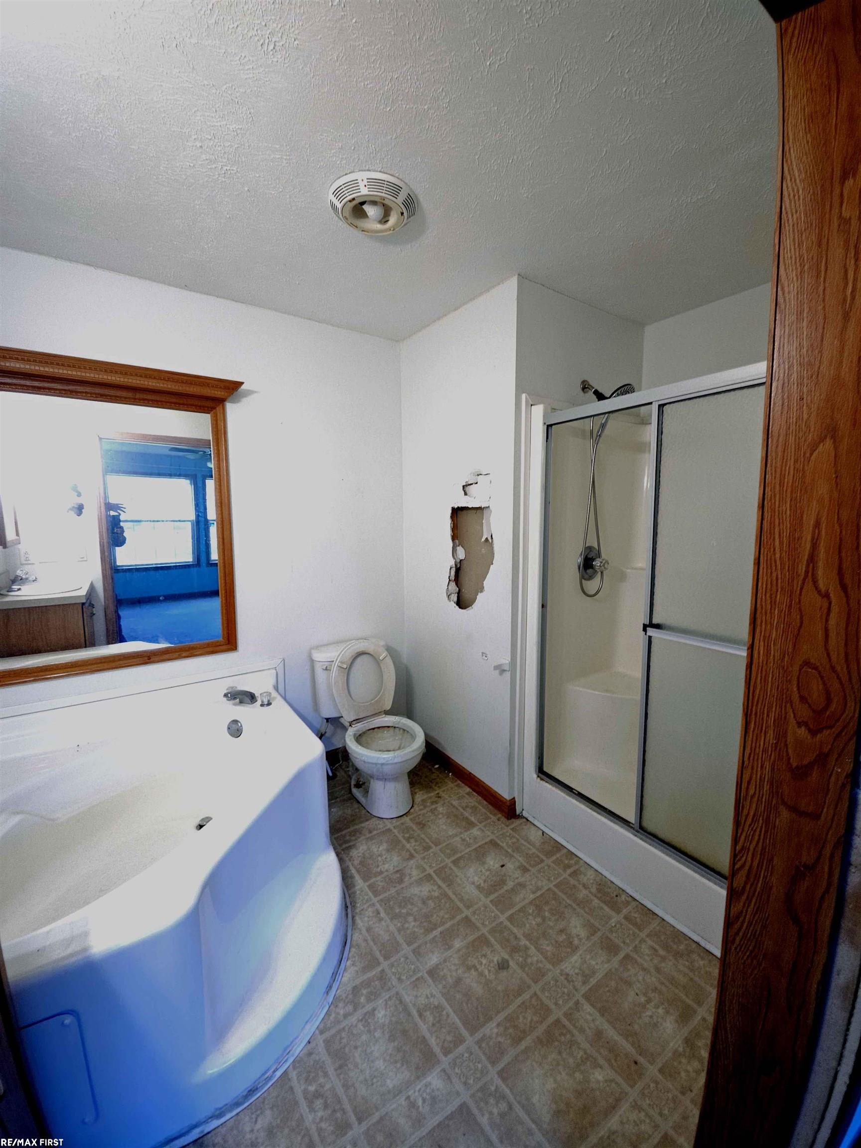 1790 Maple Road Smiths Creek, MI 48074 - Photo 10 of 20 50157658-4265d753-5baa-4ac5-843d-de534e95957c.JPG