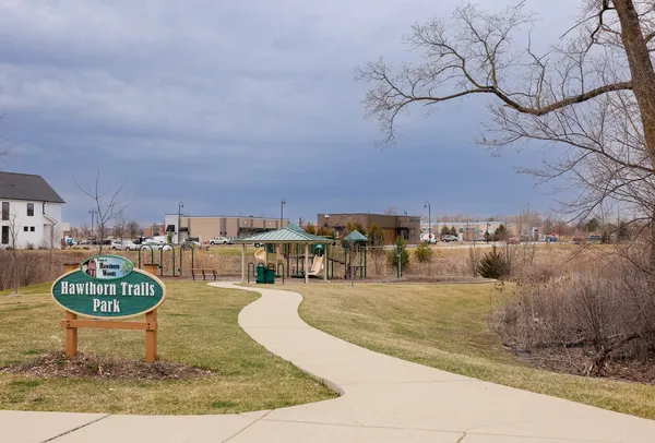 $1,375,000 | 32 North Acacia Drive, Hawthorn Woods, IL 60047