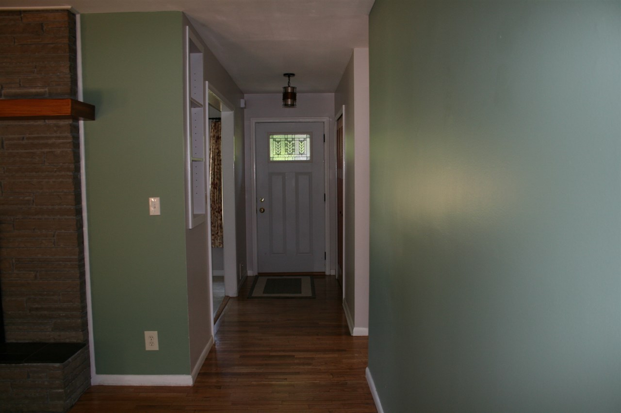 5466 Calkins Road Flint, MI 48532 - Photo 5 of 28 Entrance