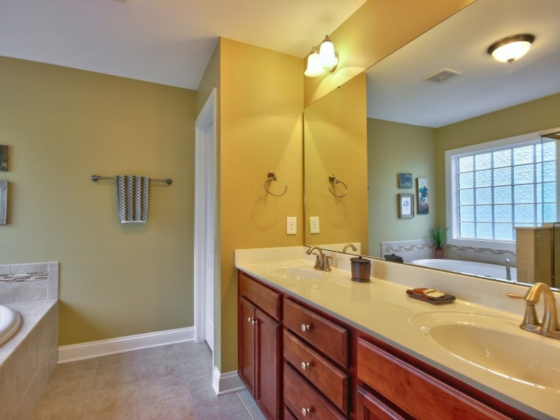 7954 Pleasant Ridge Road Raleigh, NC 27615 - Photo 14 of 20 Owners retreat also includes a large walk in closet Owners bathroom