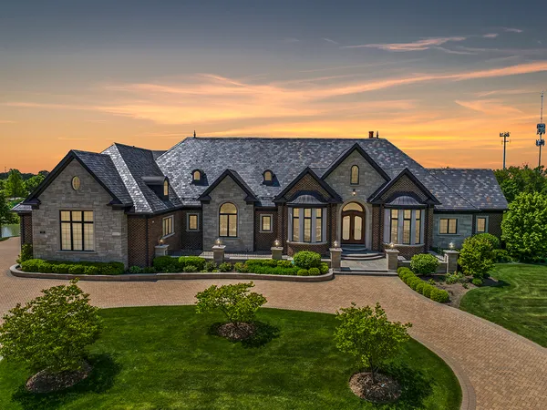 $2,450,000 | 23 Enclave Court, South Barrington, IL 60010