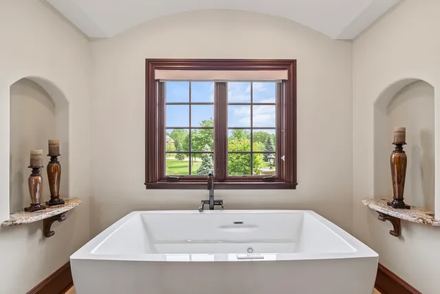 $2,450,000 | 23 Enclave Court, South Barrington, IL 60010