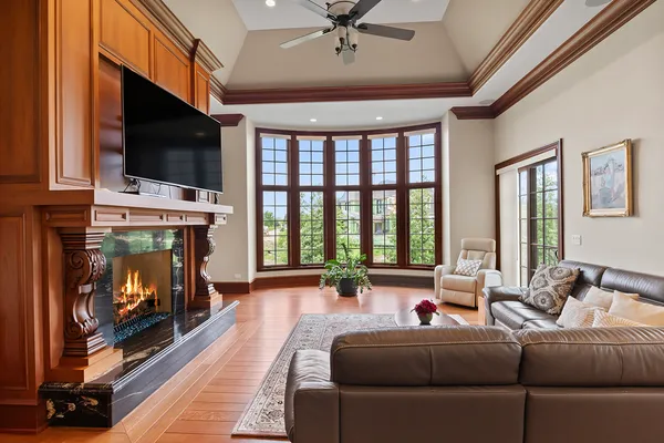 $2,450,000 | 23 Enclave Court, South Barrington, IL 60010