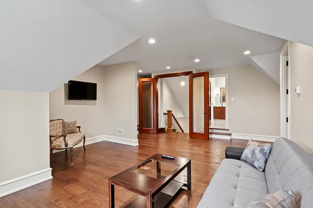 $2,450,000 | 23 Enclave Court, South Barrington, IL 60010