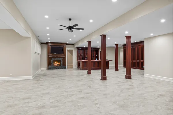 $2,450,000 | 23 Enclave Court, South Barrington, IL 60010