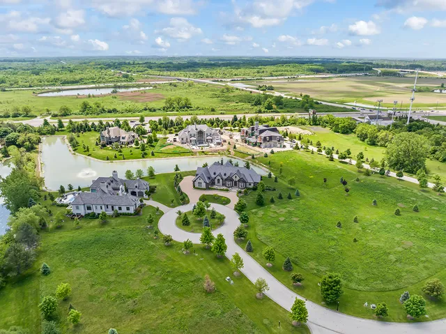 $2,450,000 | 23 Enclave Court, South Barrington, IL 60010