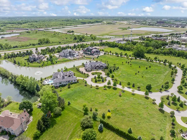 $2,450,000 | 23 Enclave Court, South Barrington, IL 60010