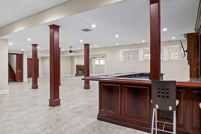 $2,450,000 | 23 Enclave Court, South Barrington, IL 60010